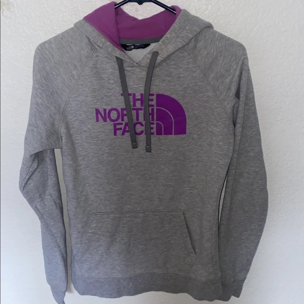 💜The North Face Hoodie💜